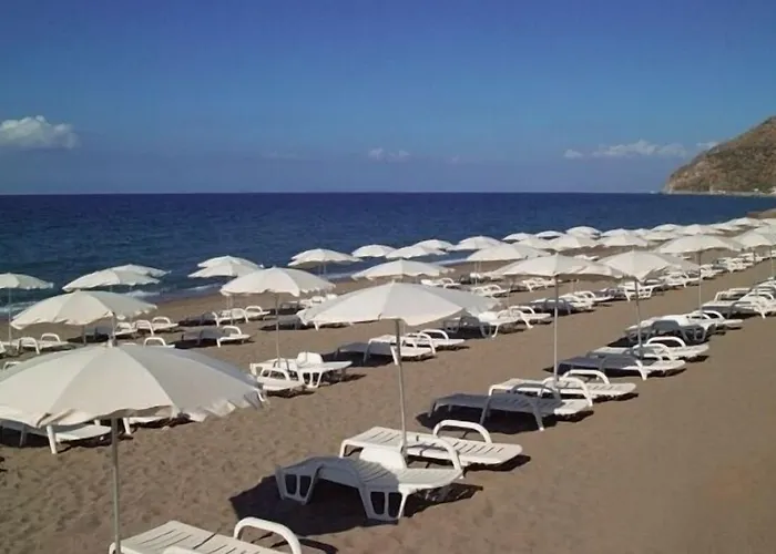 מלון Villaggio Simenzaru Mongiove