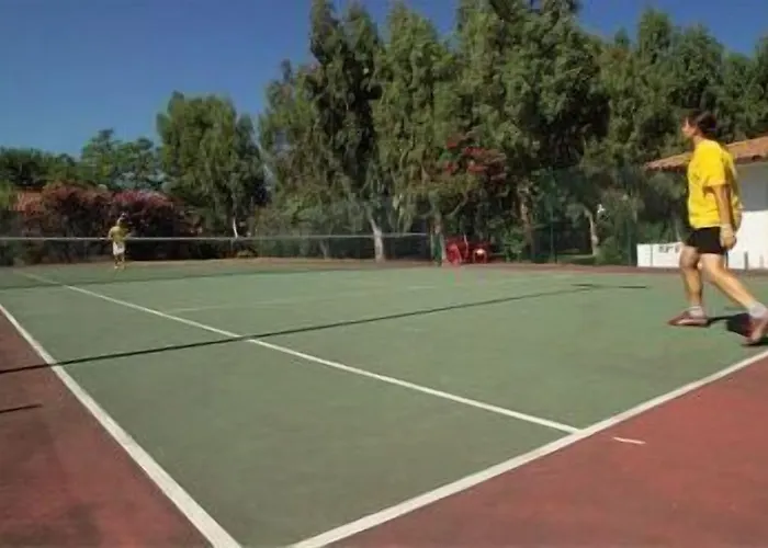 מלון Villaggio Simenzaru