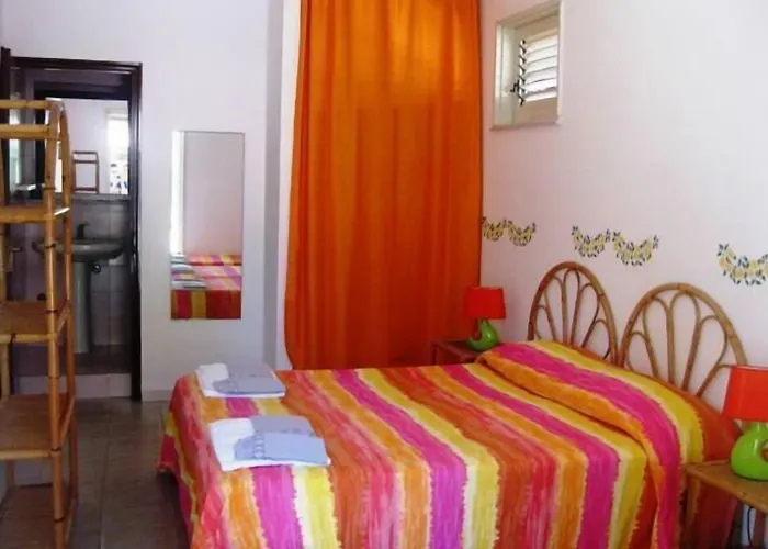 מלון Villaggio Simenzaru Mongiove